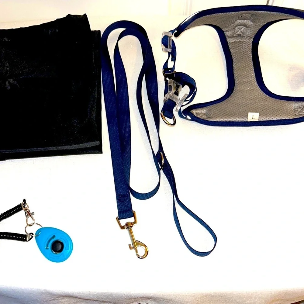 Dog harness | Dog Leash | 2 training clickers and travel bag